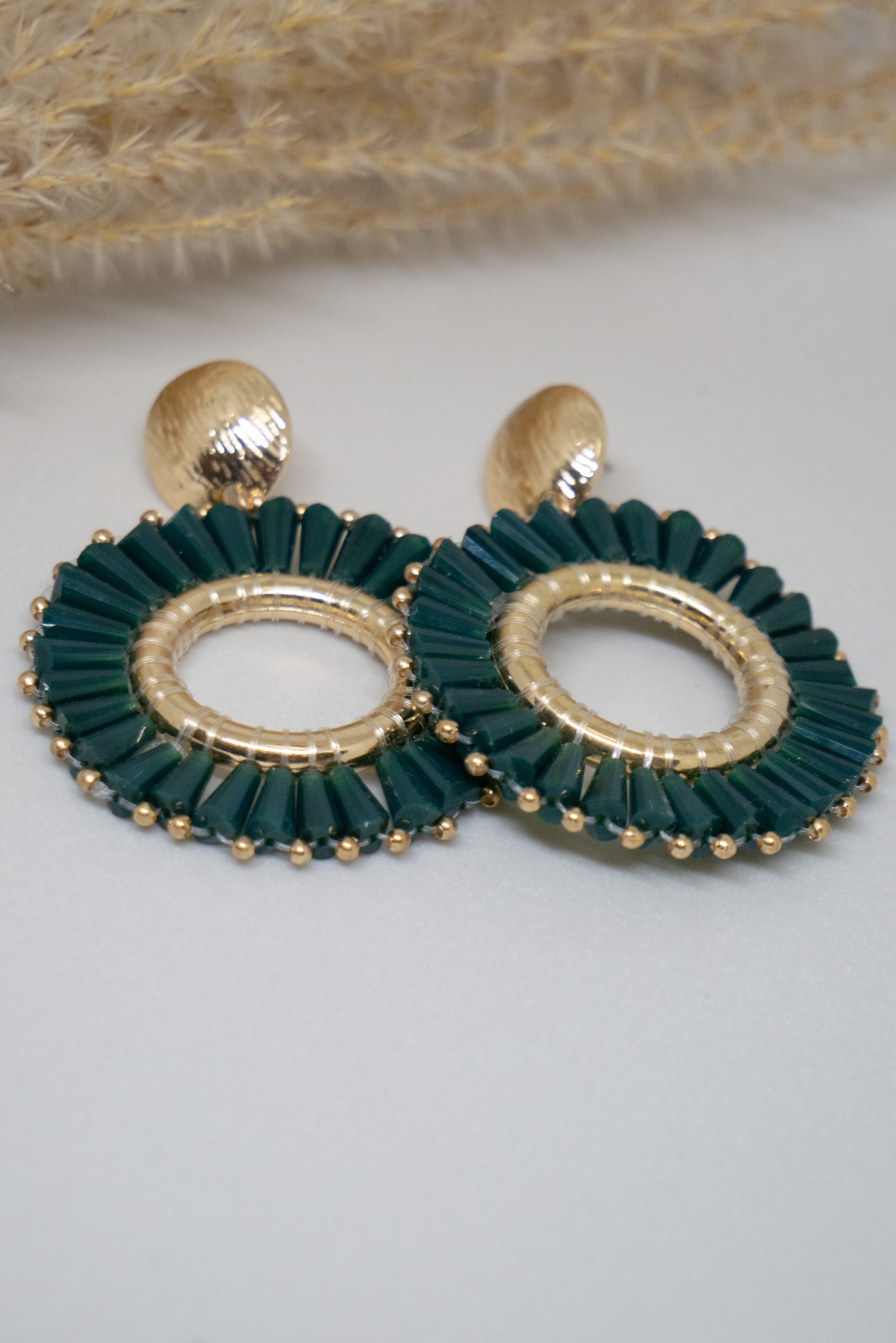 Ronde groene statement oorbellen