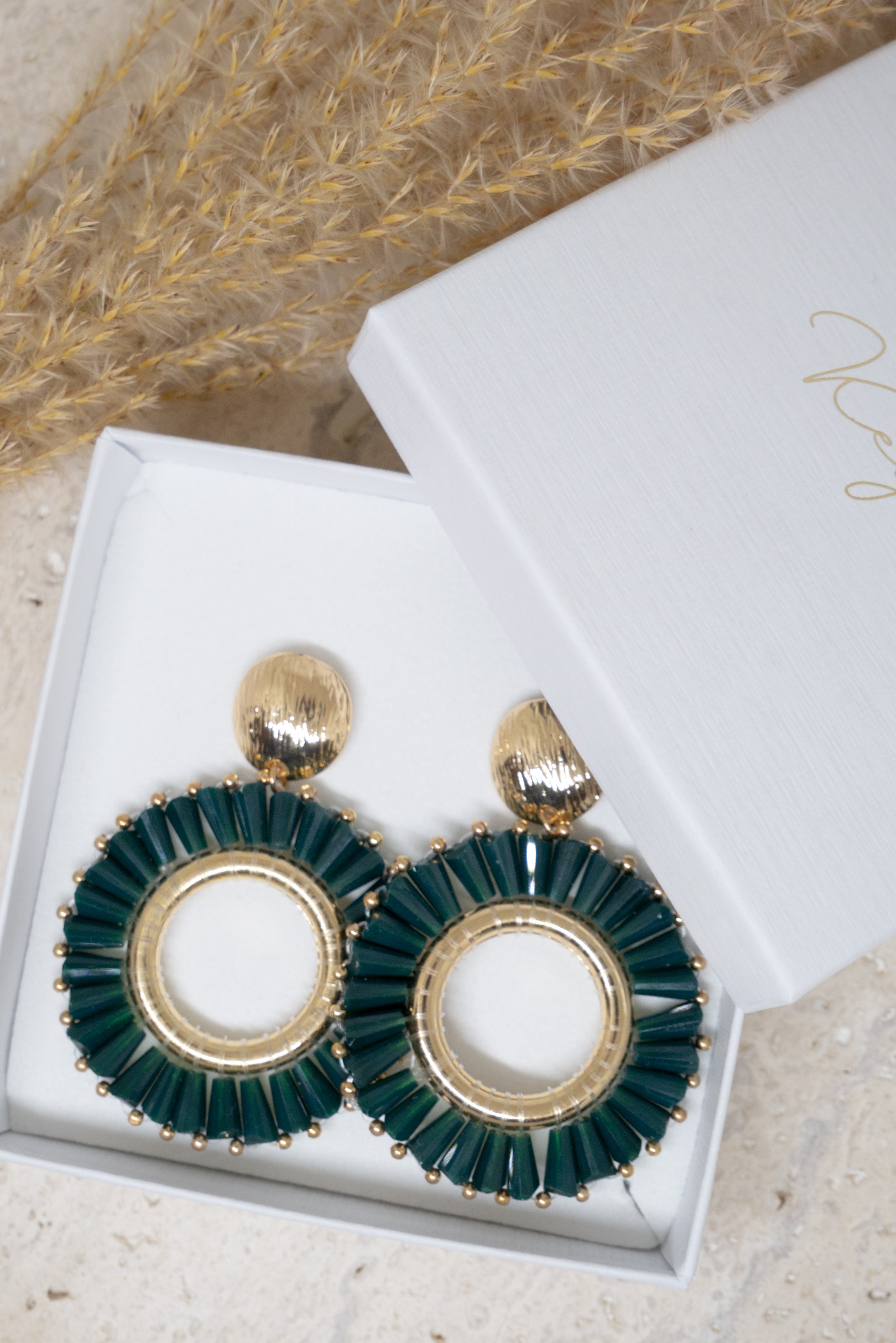 Ronde groene statement oorbellen